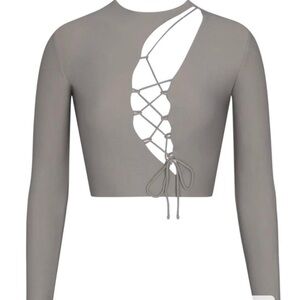 Skims Lace Up Long Sleeve Crop Top - Chrome Size XS